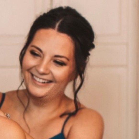 Meet your Posher, Vanessa - Picture 2 of 3